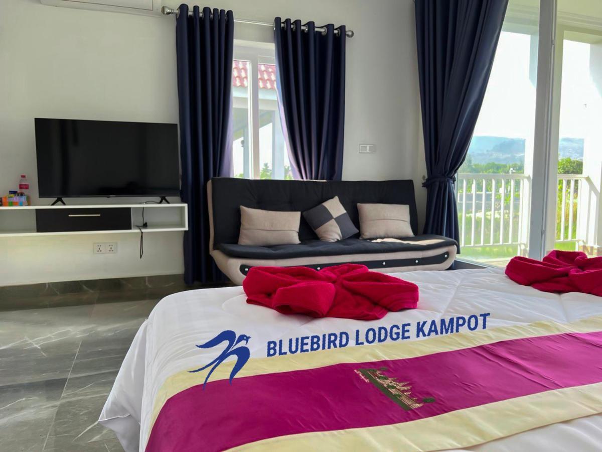 Bluebird Lodge 贡布 外观 照片