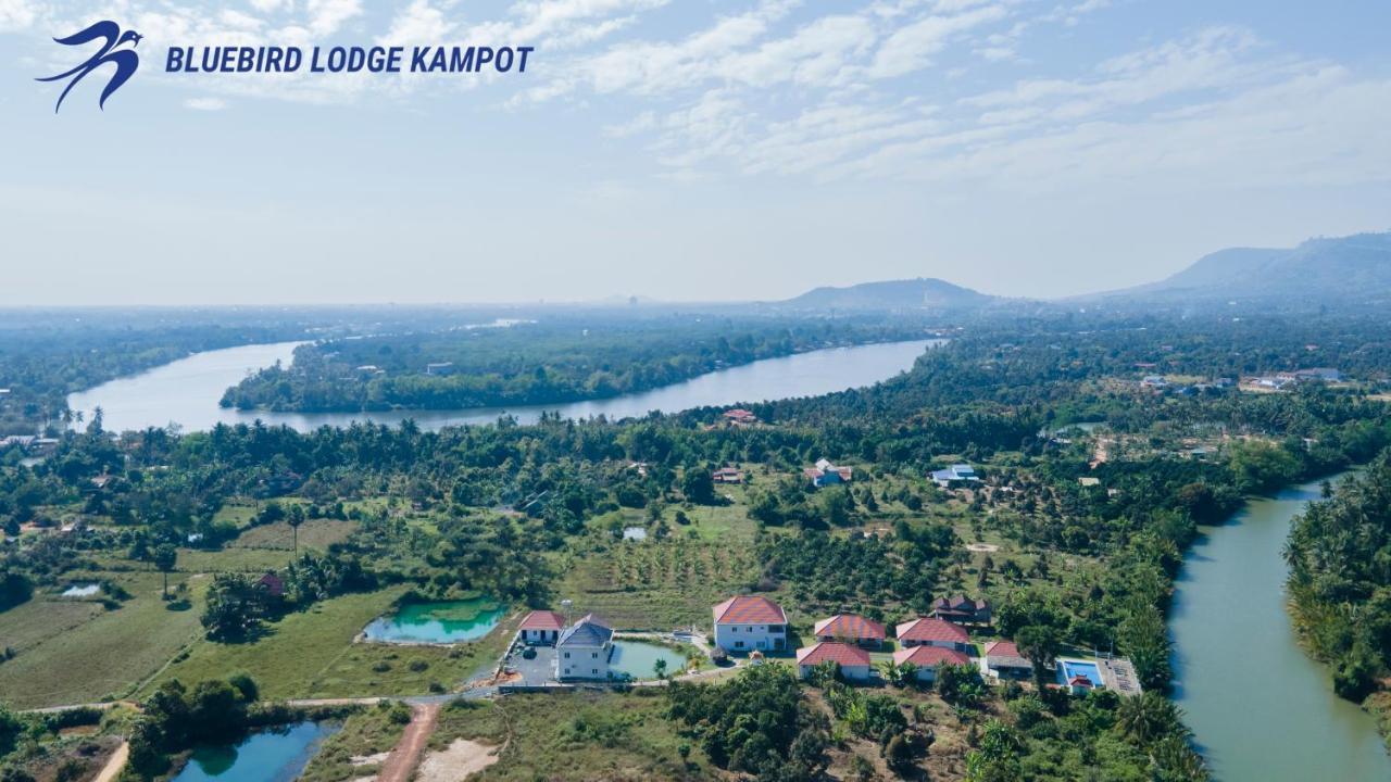 Bluebird Lodge 贡布 外观 照片