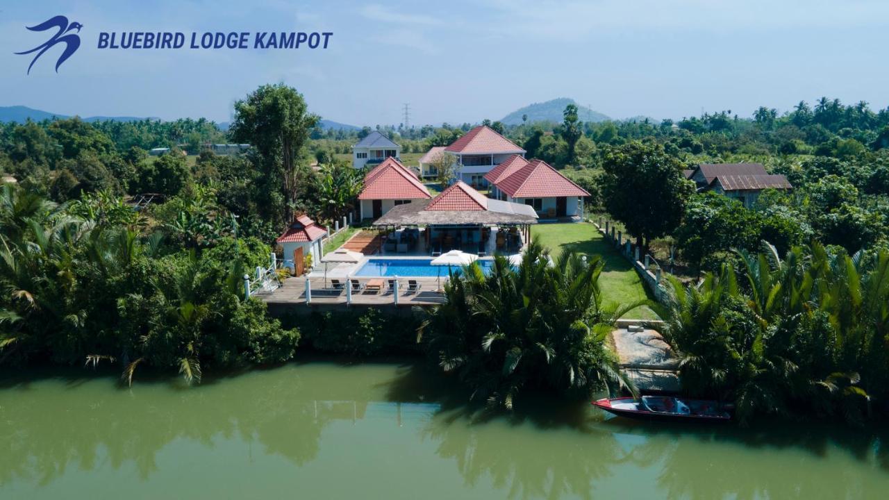 Bluebird Lodge 贡布 外观 照片