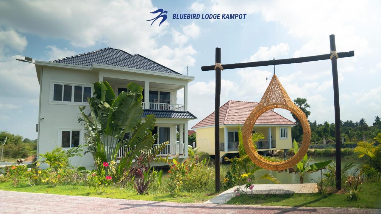 Bluebird Lodge 贡布 外观 照片