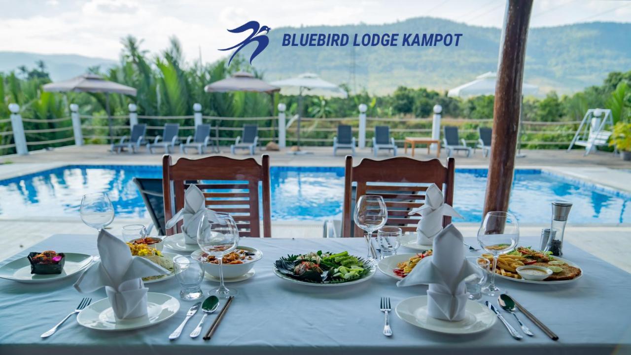 Bluebird Lodge 贡布 外观 照片